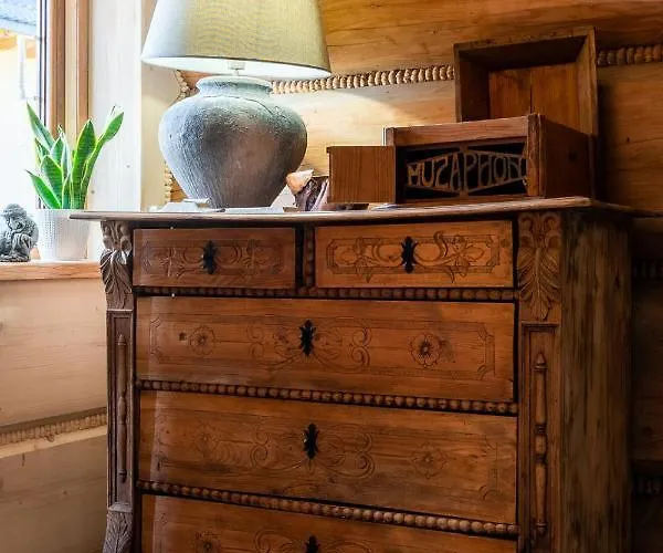 Dom Krzesany منزل للإقامة بيالكا تاترزانسكا